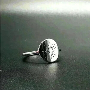 Sunburst Ring 🫶🏼